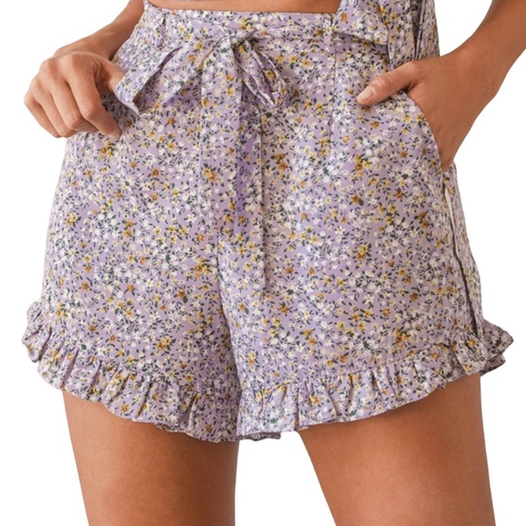 Lulus Pants - NWT Lulus “Sweetie Season” Floral Print Ruffled Shorts (K)